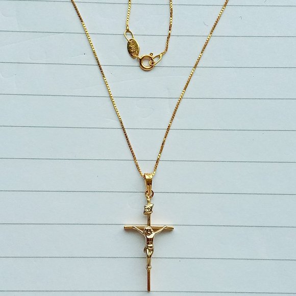 (SOLD) 14K Yellow Gold Crucifix Cross Pendant Necklace - Picture 2 of 8